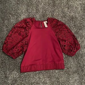 Anthropologie
DOLAN LACE-SLEEVE SWEATSHIRT